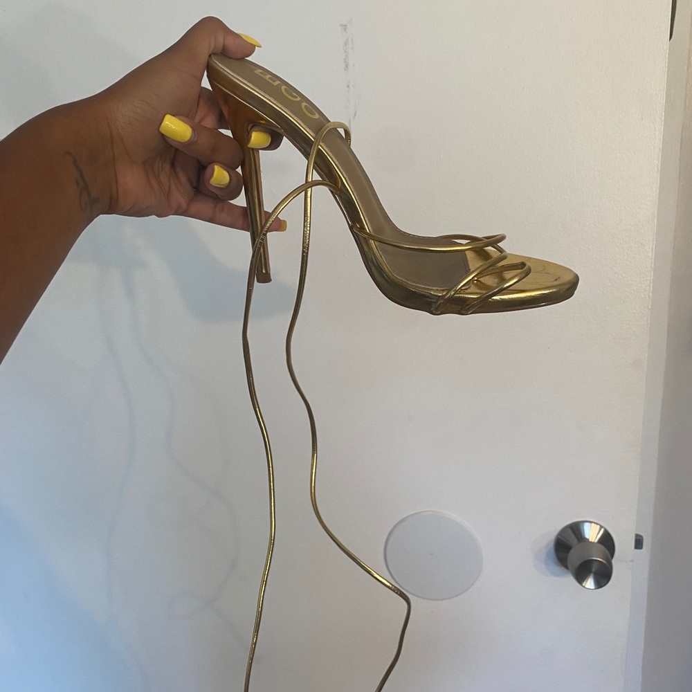 Laced sandal